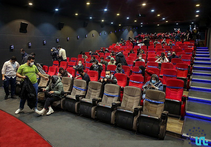 سینمای پر از جمعیت